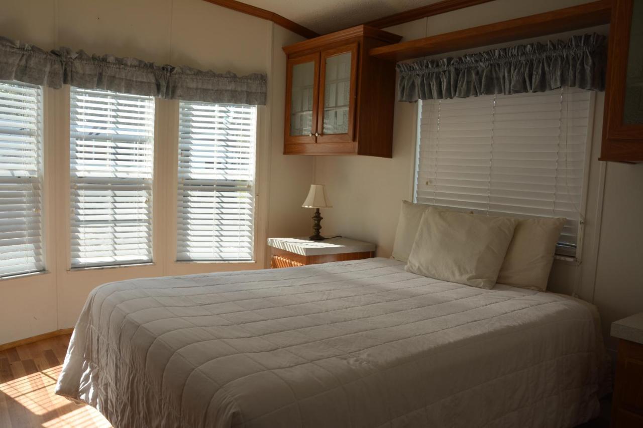 לייק ווילס Camp Mack Lodge, Marina & Rv Resort מראה חיצוני תמונה