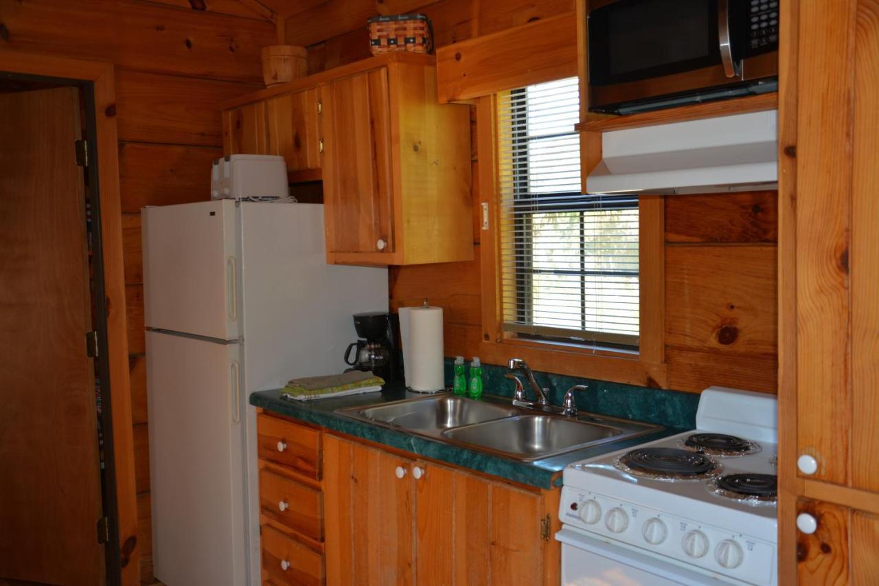 לייק ווילס Camp Mack Lodge, Marina & Rv Resort מראה חיצוני תמונה