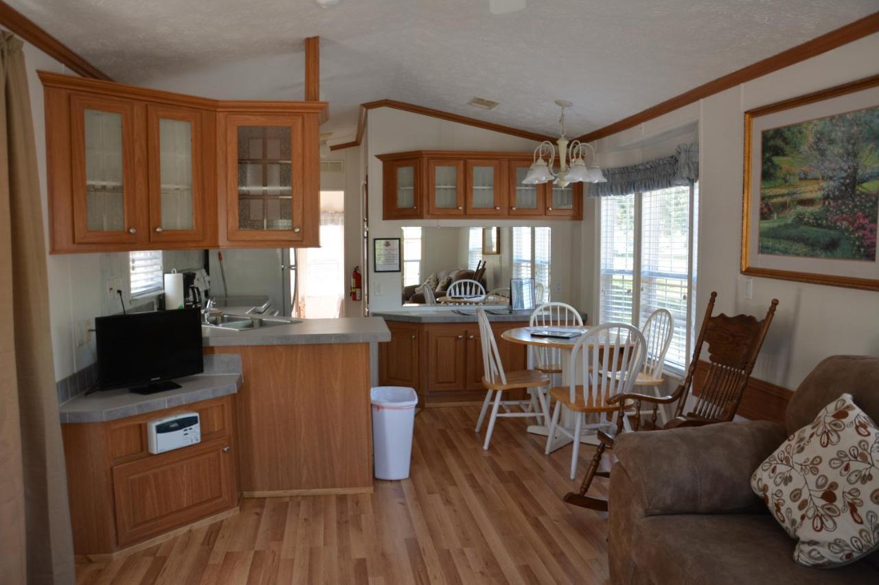 לייק ווילס Camp Mack Lodge, Marina & Rv Resort מראה חיצוני תמונה
