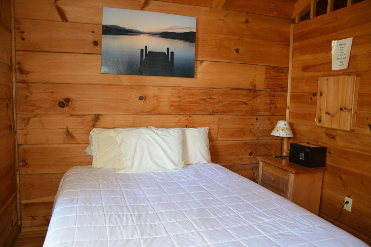 לייק ווילס Camp Mack Lodge, Marina & Rv Resort מראה חיצוני תמונה