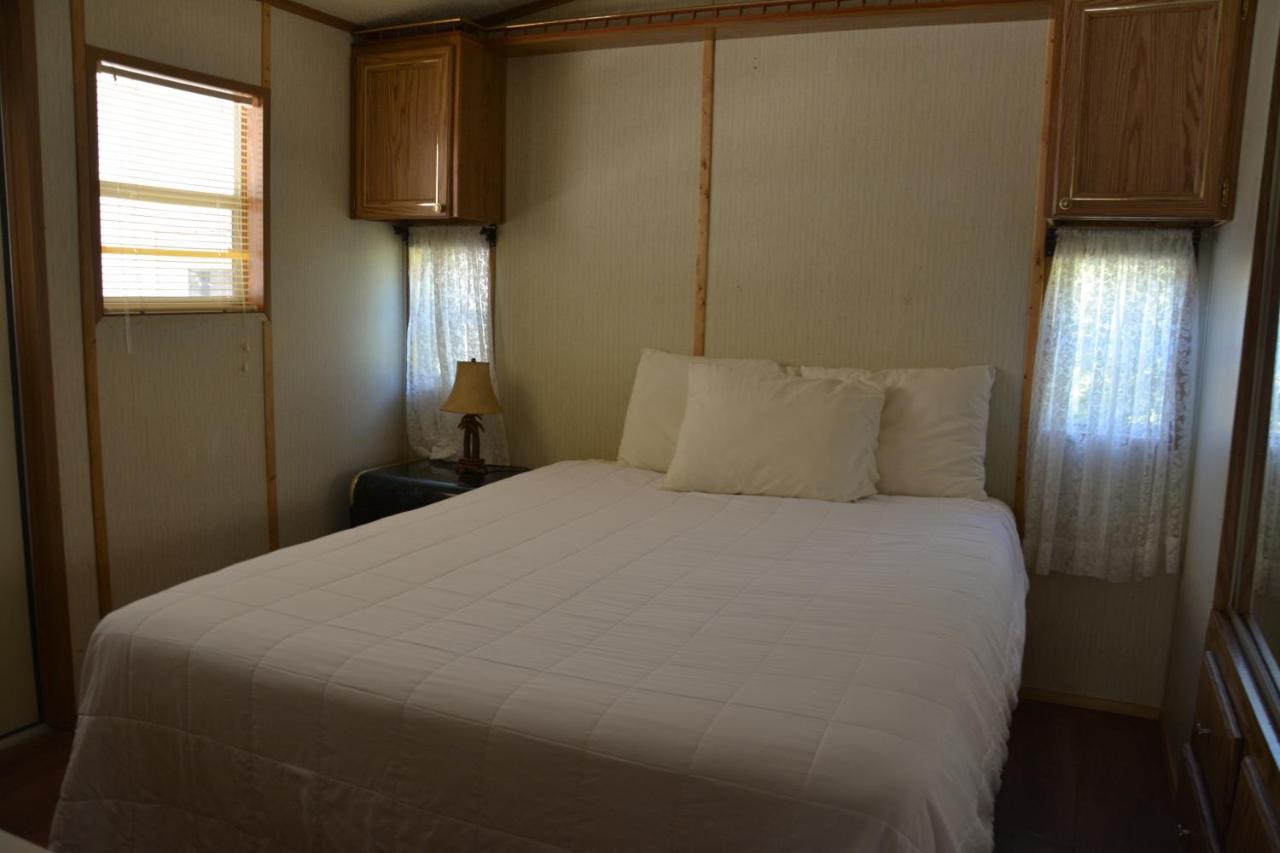 לייק ווילס Camp Mack Lodge, Marina & Rv Resort מראה חיצוני תמונה