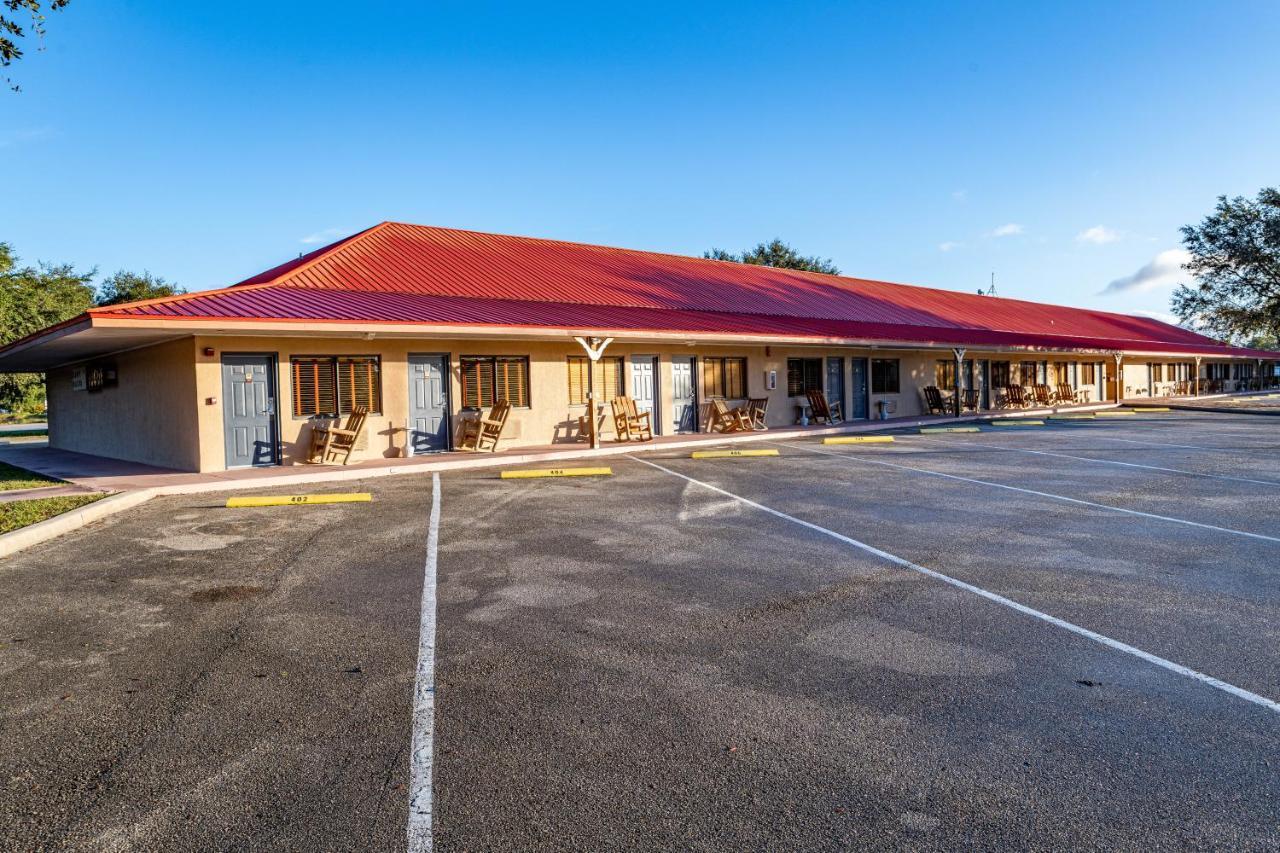 לייק ווילס Camp Mack Lodge, Marina & Rv Resort מראה חיצוני תמונה